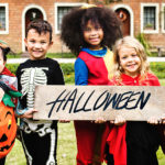 children celebrating the halloween